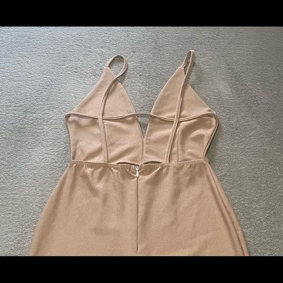 MISSGUIDED extreme plunge body con dress size 4 taupe new with tags - Picture 8 of 10